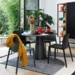 MALYA black fiberglass chair - Image 2