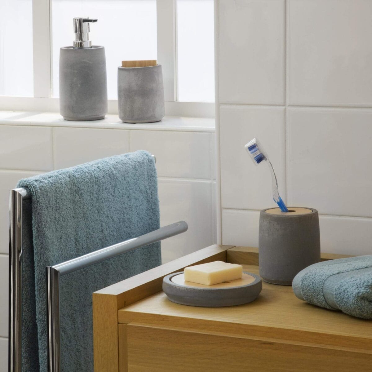 FOAM soap dispenser made of gray cement - Image 2