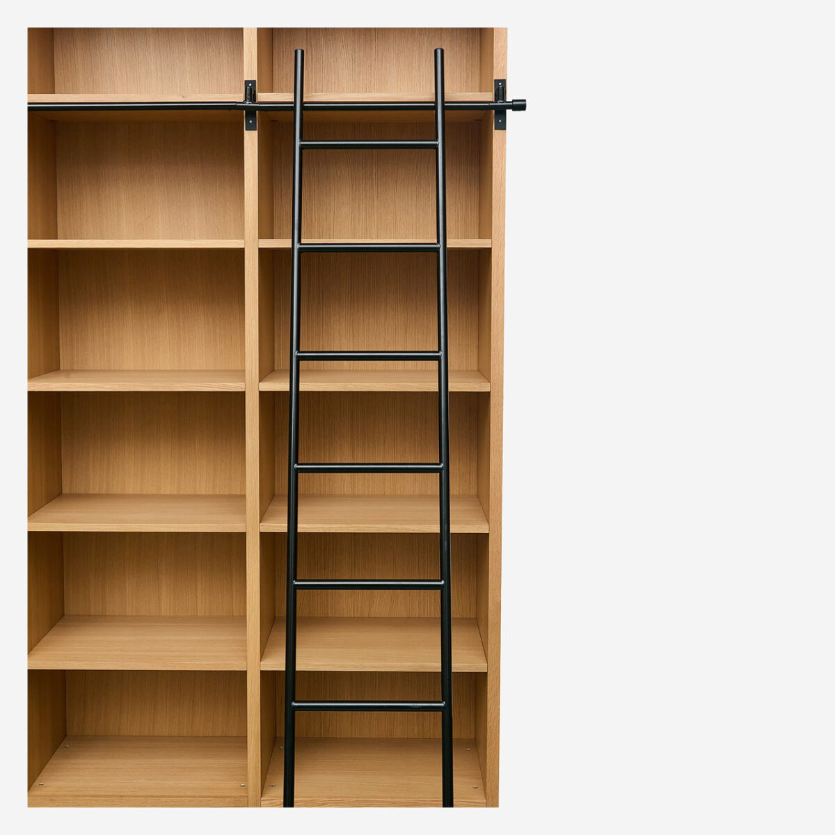 CAMUS Βιβλιοθήκη από δρυ με αφαιρούμενη σκάλα - Φυσικό - Σχεδιασμός: Helena Pille - Image 11