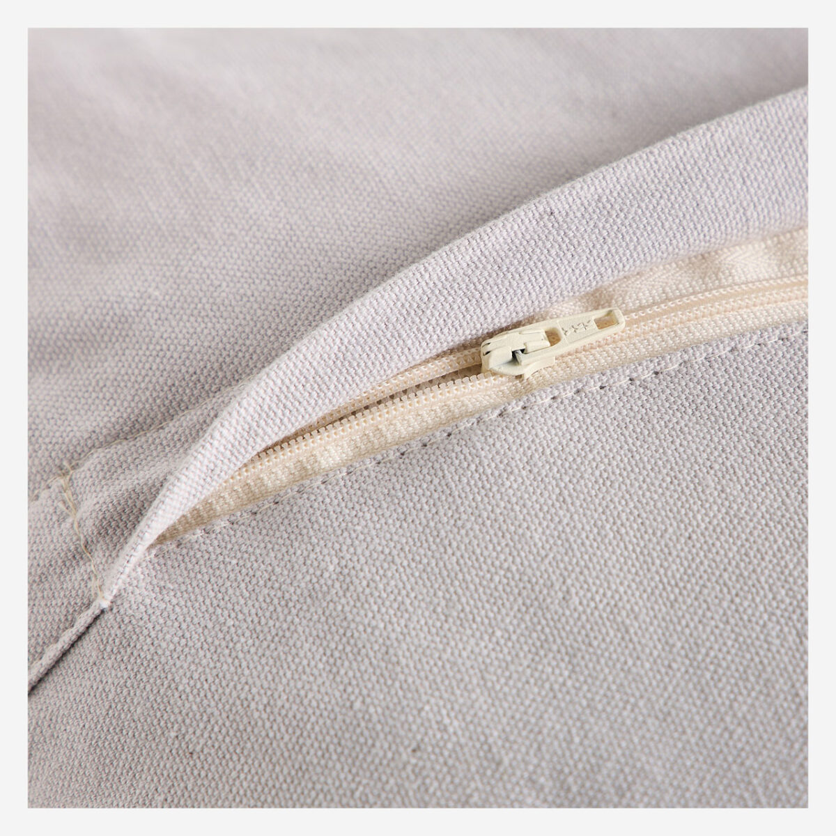 AUBIN pillow 45x45 - Image 6