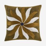 CARMEN Κεντημένο λινό μαξιλάρι - 45 x 45 εκ. - Μπρονζέ  - Σχεδιασμός από Floriane Jacques