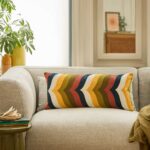 CASTILE Κεντημένο μαξιλάρι από λινό και βαμβάκι - 30 x 70 εκ. - Πράσινο, μπρονζέ και κίτρινο - Σχεδιασμός από την Floriane Jacques - Image 3