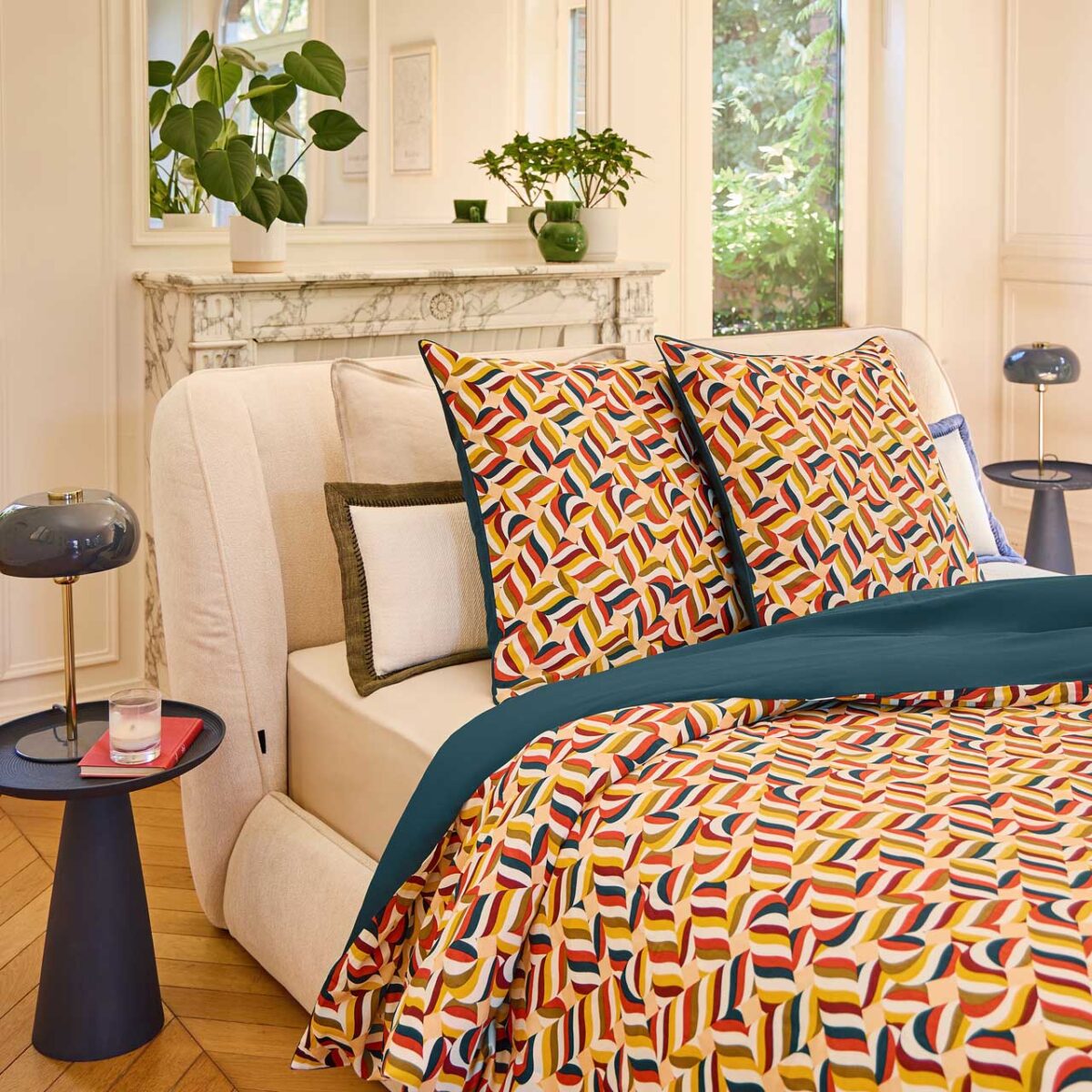 CLAUDIA Σετ κλινοσκεπασμάτων διπλής όψης από σατέν οργανικού βαμβακιού - 240 x 220 εκ. - Μπλε και μπορντό - Σχεδιασμός από την Floriane Jacques - Image 6