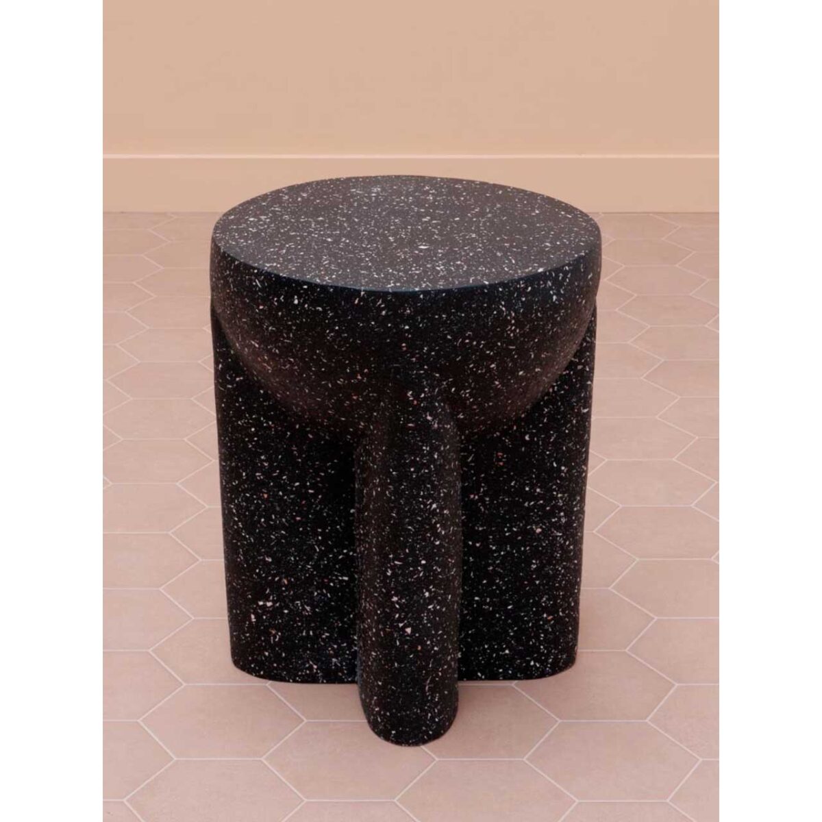 BASALTE Βοηθητικό τραπέζι εξωτερικού χώρου μαύρο από MGO H46 D38 - Image 4